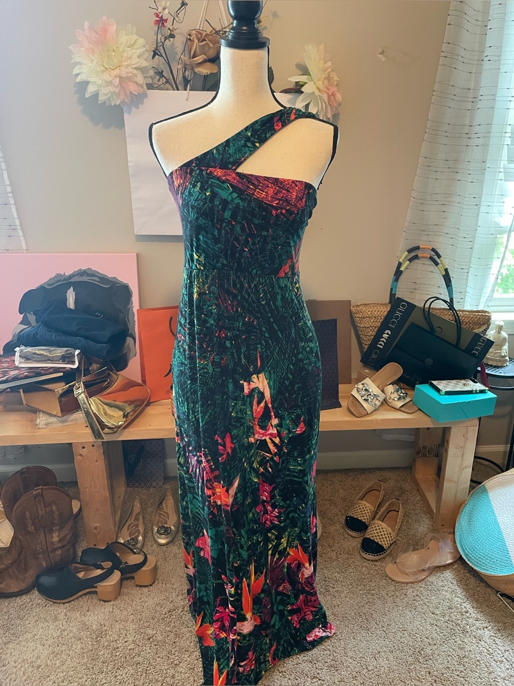 Soma Woman’s Maxi in  Sz M in gently  used condition
